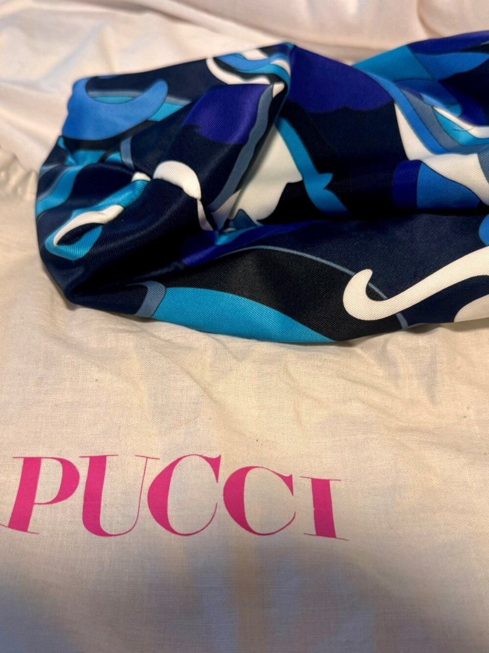 Small Vintage Pucci Bag – Blue & White Print - Picture 3 of 5